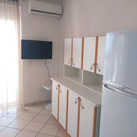Saron Vista * לוטרה אוריאס אלניס